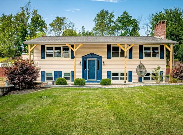 560 Harteis Rd, Richland School District, PA 15904
