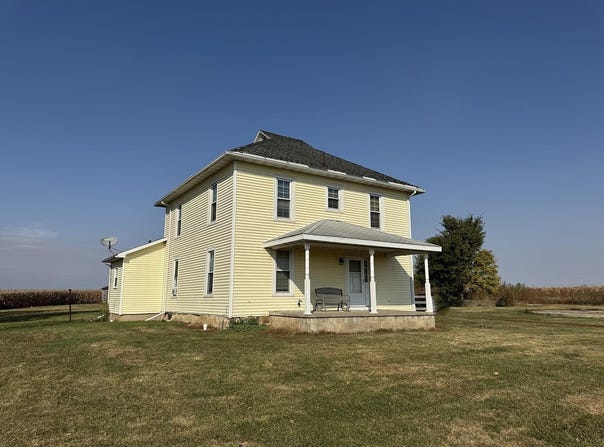 27375 IL Rt 40, Chadwick, IL 61014
