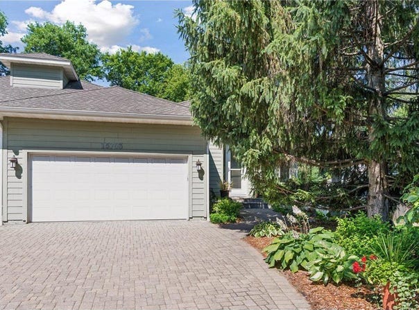 15703 Sussex Drive, Minnetonka, MN 55345