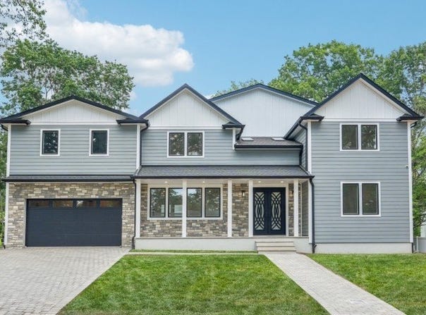 492 Oaktree Rd, Oradell Boro, NJ 07649-1316