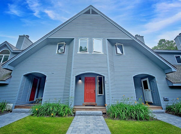 11 Dutchman Lane, Wilmington, VT 05363