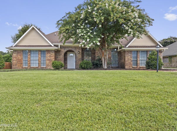 2372 Park Place Drive, Gulfport, MS 39507