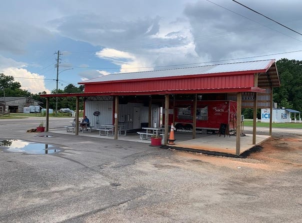 300 Magnolia Avenue, Geneva, AL 36340