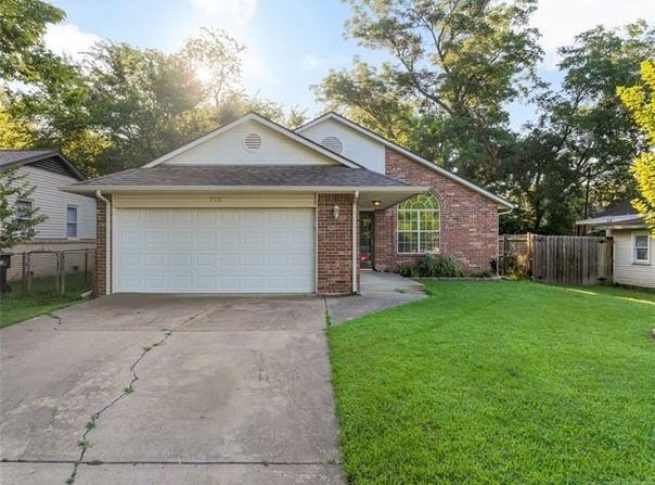 715 S MUSKOGEE Street, Sapulpa, OK 74066