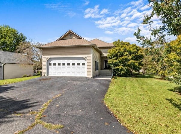 324 Sims Circle, Hiawassee, GA 30546