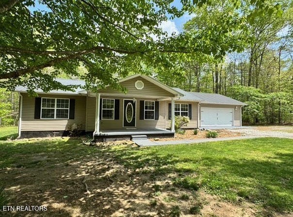 238 Laurens Lane, Grimsley, TN 38565