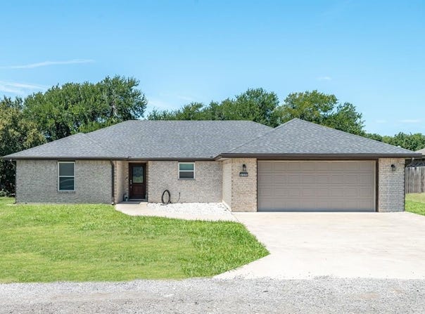 209 Hilltop Circle, Blue Ridge, TX 75424