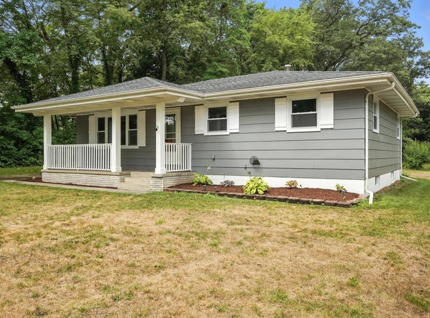 2584 Peach Street, Portage, IN 46368