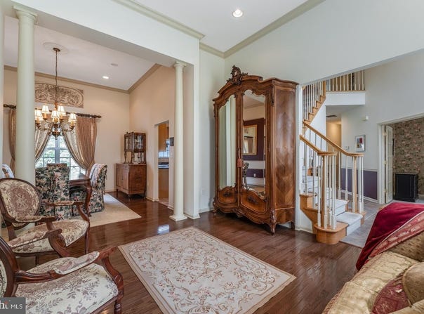 7 COLTS LANE, FLEMINGTON, NJ 08822