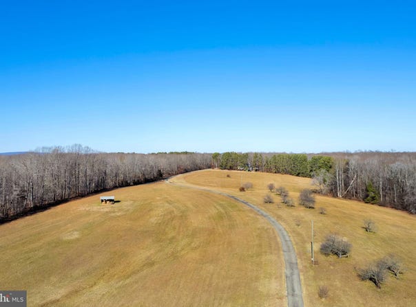 495 DEEPWOOD FARM DRIVE, SCOTTSVILLE, VA 24590