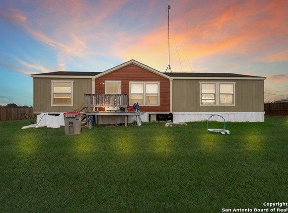 164 Maravillas Dr, Pleasanton, TX 78064