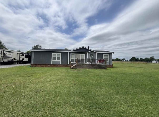 597 S 3rd Ave, Sterling, OK 73567