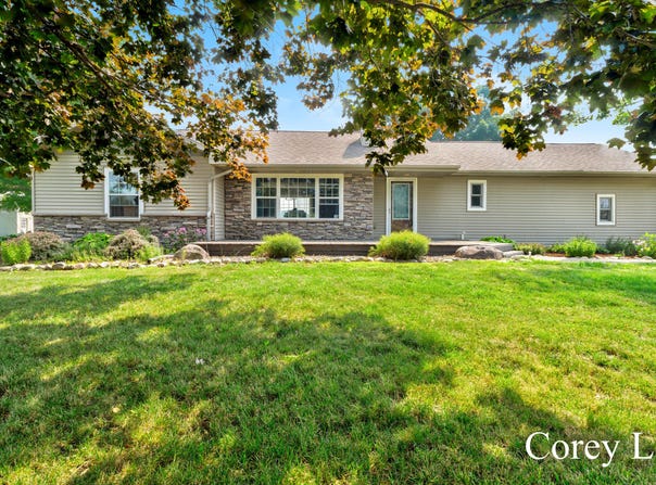 6017 Reeder Road, Lyons, MI 48851