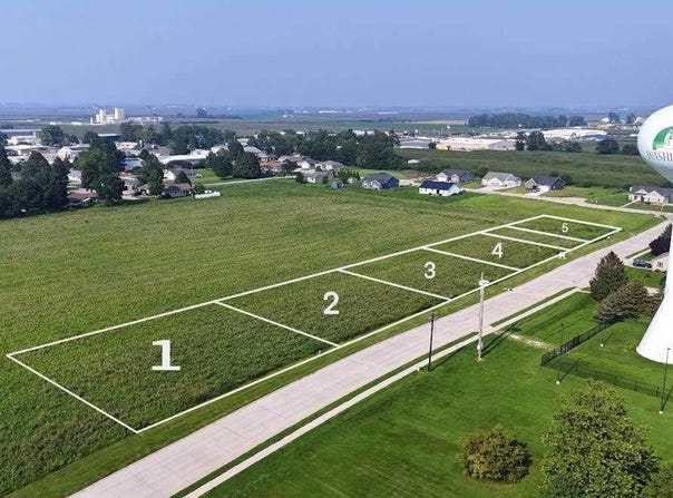 1308 E Adams St, Washington, IA 52353