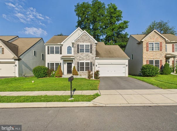 55 HAMLET CIRCLE, MECHANICSBURG, PA 17050