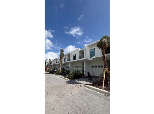 2511 Pierce Street, Hollywood, FL 33020