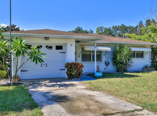 11 Swan Avenue, New Smyrna Beach, FL 32168