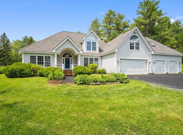 692 Kennebec Road, Hampden, ME 04444