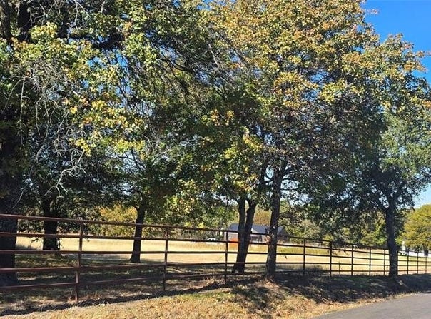 311 Windy Hill, Springtown, TX 76082