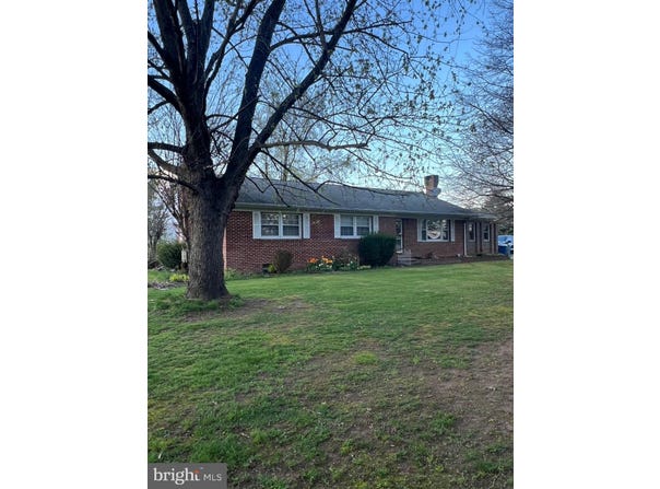2226 HARNEY ROAD, LITTLESTOWN, PA 17340