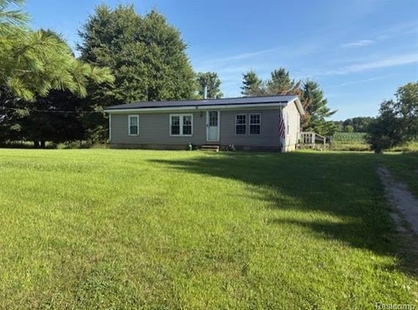 4114 Snoblin Road, North Branch, MI 48461