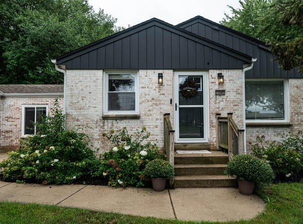 15565 Carpenter Rd, Brookfield, WI 53005