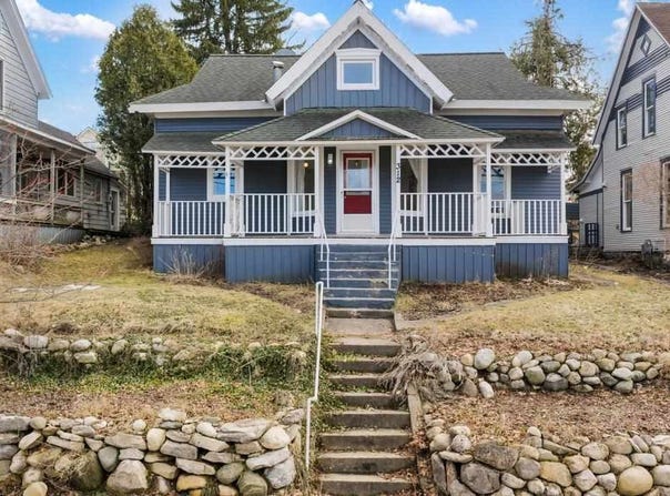 312 GROVE, PETOSKEY, MI 49770