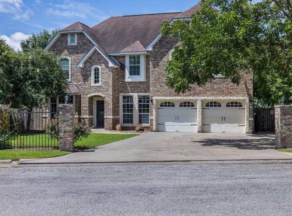 929 N Horton ST, La Grange, TX 78945