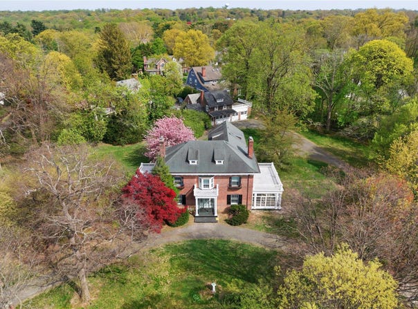 44 North Drive, Manhasset, NY 11030