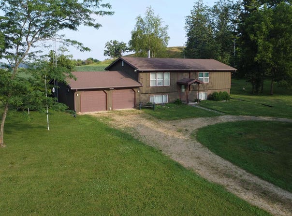 6202 S Elmoville, STOCKTON, IL 61085