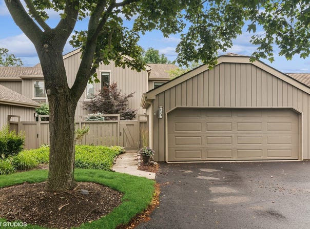 224 Bluff Court, Lake Barrington, IL 60010