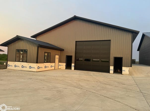 1630 E 10th St., Carroll, IA 51401