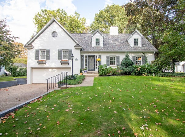 527 SEMINOLE Drive, Erie, PA 16505