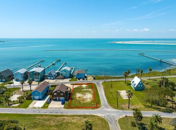 1003 Bayshore Dr, Ingleside, TX 78362