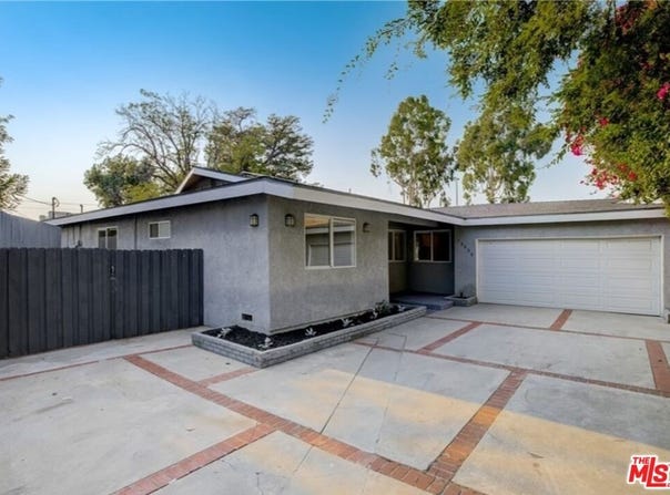 13633 Sylvan St, Valley Glen, CA 91401