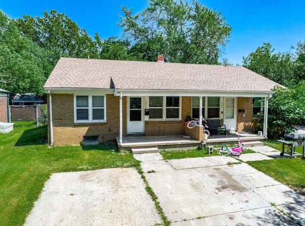 2042 S Pinecrest, Wichita, KS 67218