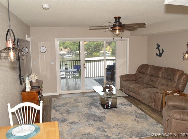 40 Lighthouse Road, Lake Ozark, MO 65049