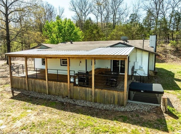 11117  N Highway 59, Cedarville, AR 72932