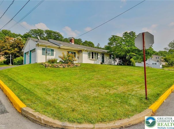 701 S Lincoln Avenue, Walnutport Boro, PA 18088
