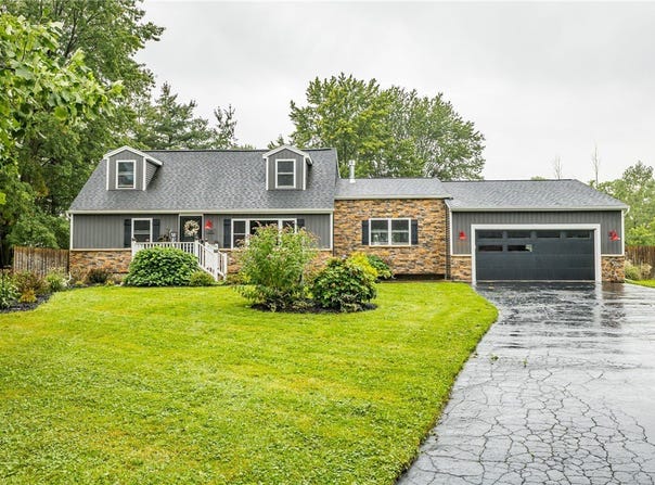 318 Valiant Drive, Rochester, NY 14623