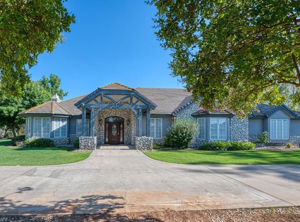 10673 Bullard Avenue E, Clovis, CA 93619