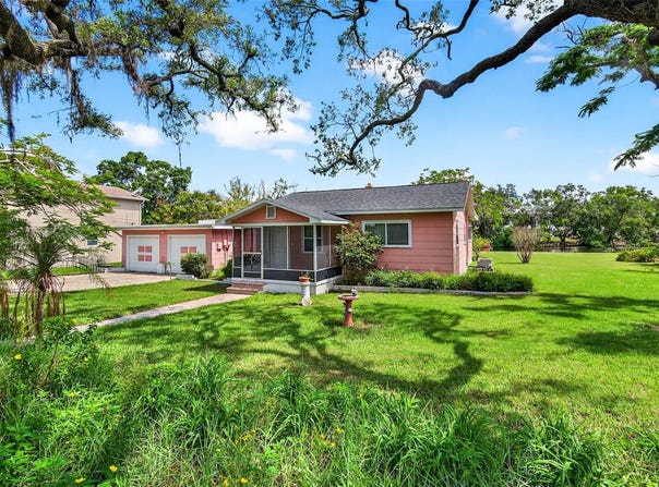 614 RIVERSIDE DRIVE, TARPON SPRINGS, FL 34689
