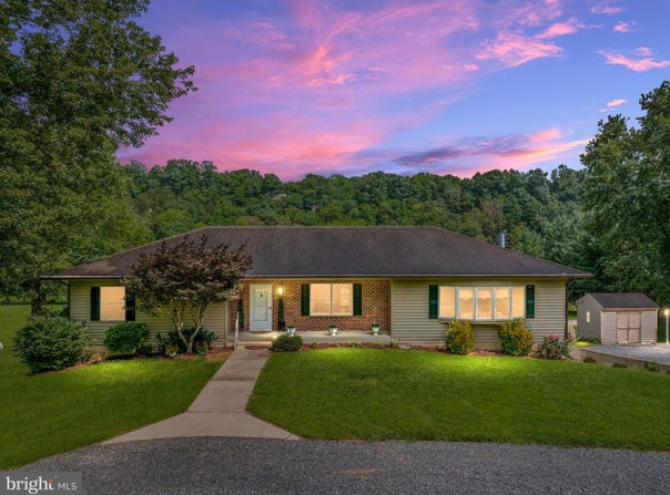 861 BATTLEFIELD BLUFF DRIVE, NEW MARKET, VA 22844
