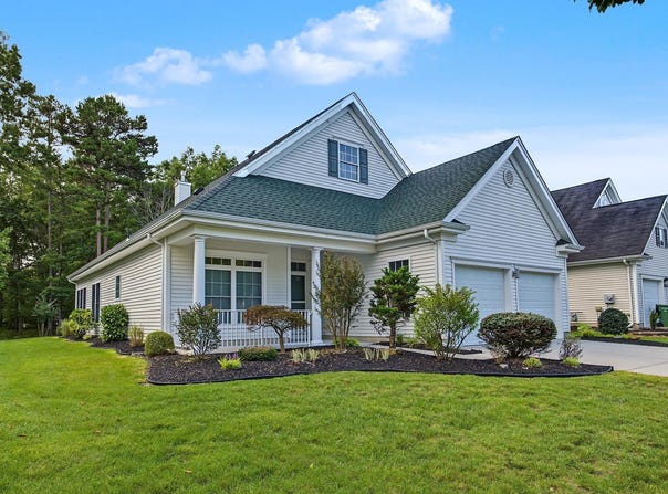 16 Marigold Cir, Egg Harbor Township, NJ 08234