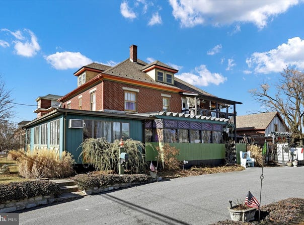 1055 LINCOLN WAY E, CHAMBERSBURG, PA 17201