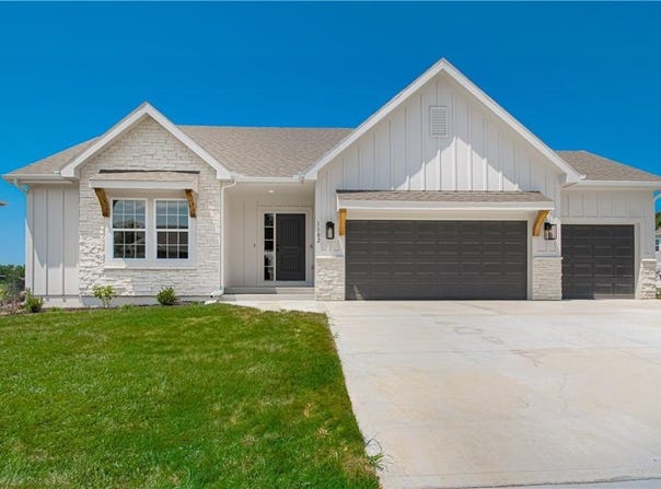 1102 Noah Lane, Kearney, MO 64060