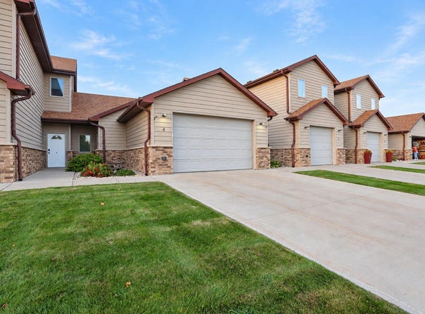 1915 10th Avenue, Aberdeen, SD 57401