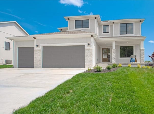 2327 Fishing Lane, Kearney, MO 64060