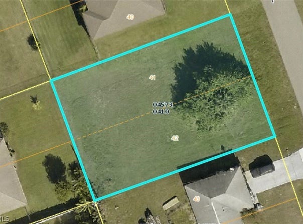 614 SW 10th Place, Cape Coral, FL 33991