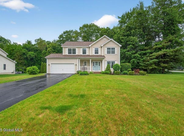 2 Patriot Circle, Clifton Park, NY 12065
